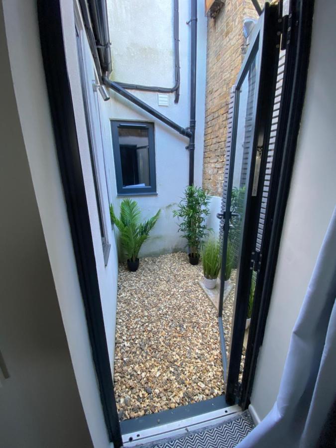 May Road, Stylish Townhouse Twickenham Exteriör bild